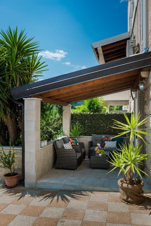Niko'S Charming Apartment With Free Parking Ragusa Esterno foto