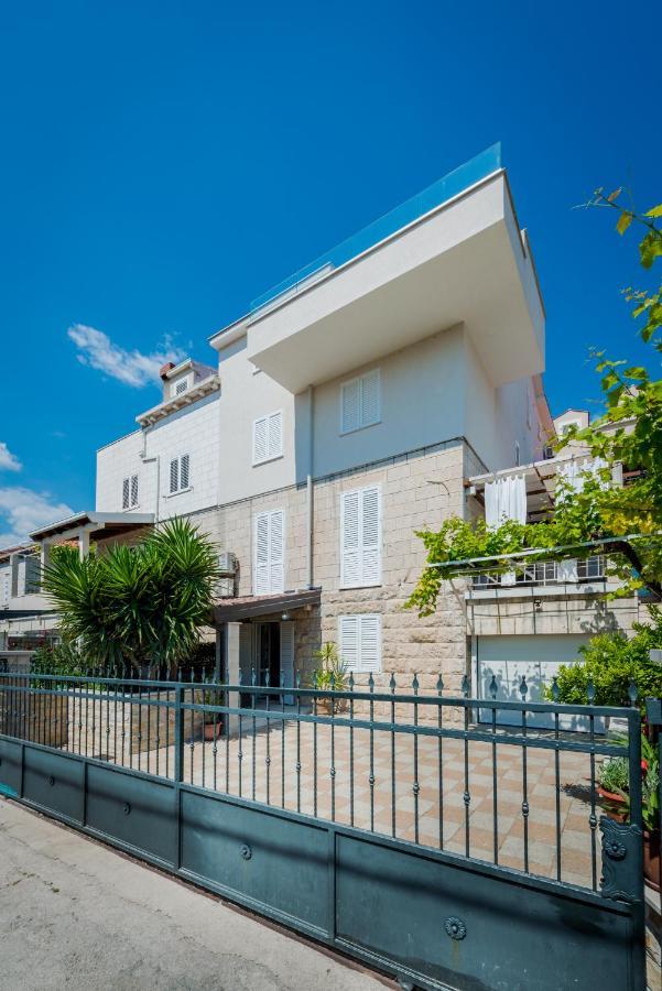 Niko'S Charming Apartment With Free Parking Ragusa Esterno foto